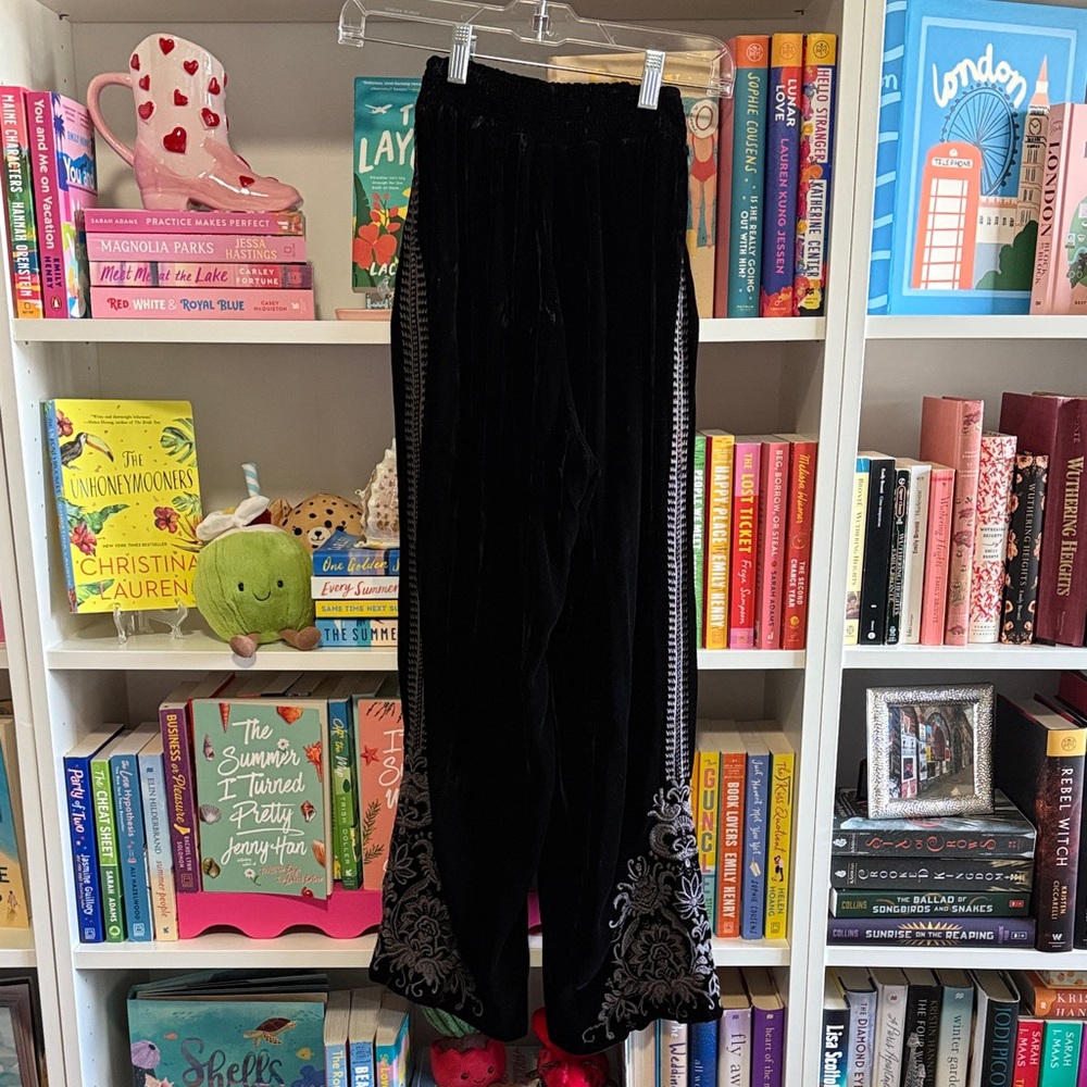 JW Los Angeles Elegant Black Velvet Pants